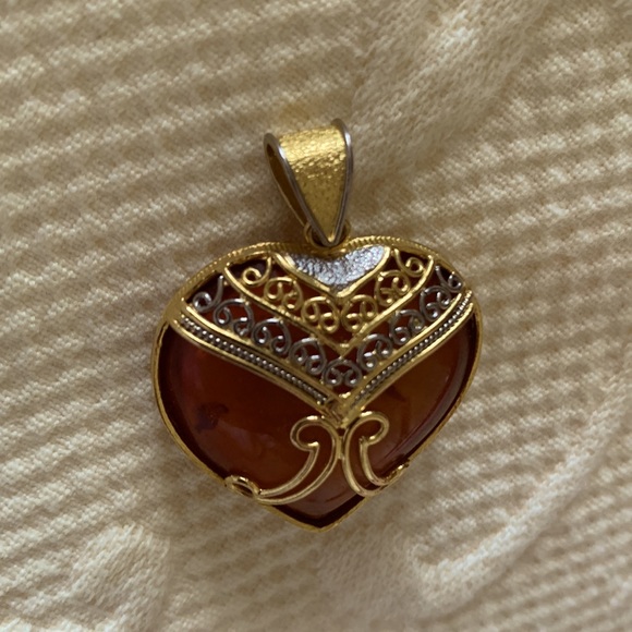 Austrian amber heart shaped with mosquito sized imprint - set in 22 K gold - Picture 10 of 10